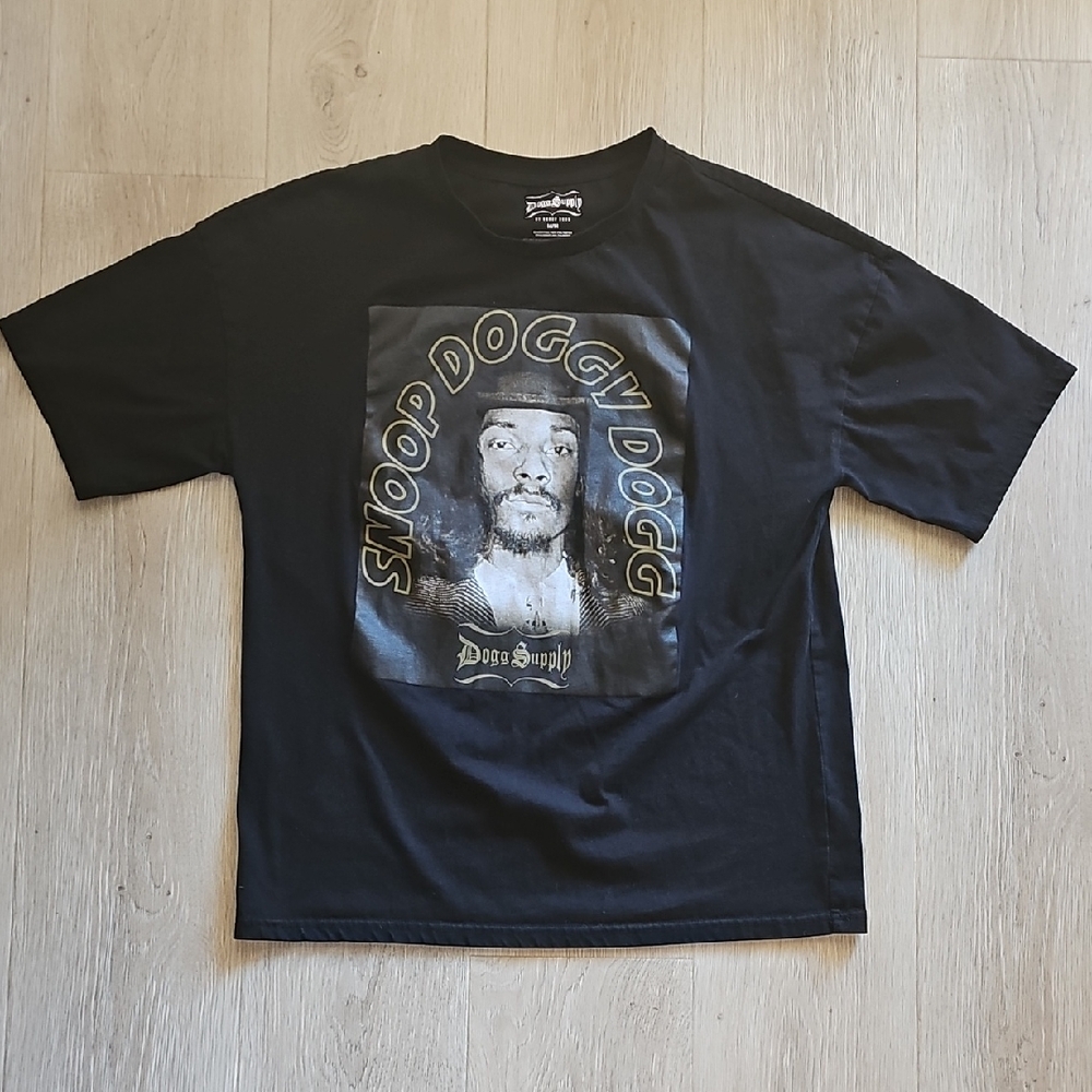 Black Graphic T-Shirt with Snoop Doggy Dogg Print